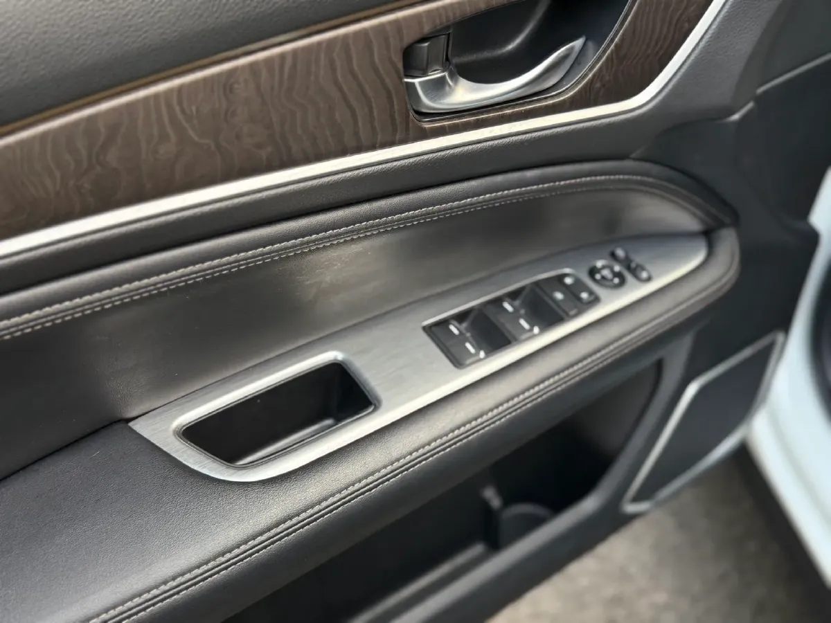 2020 Honda Avancier 2.0T 272HP L4 9AT,autocango,china used car exporter,china ev exporter,chinese used car exporter,chinese used ev exporter