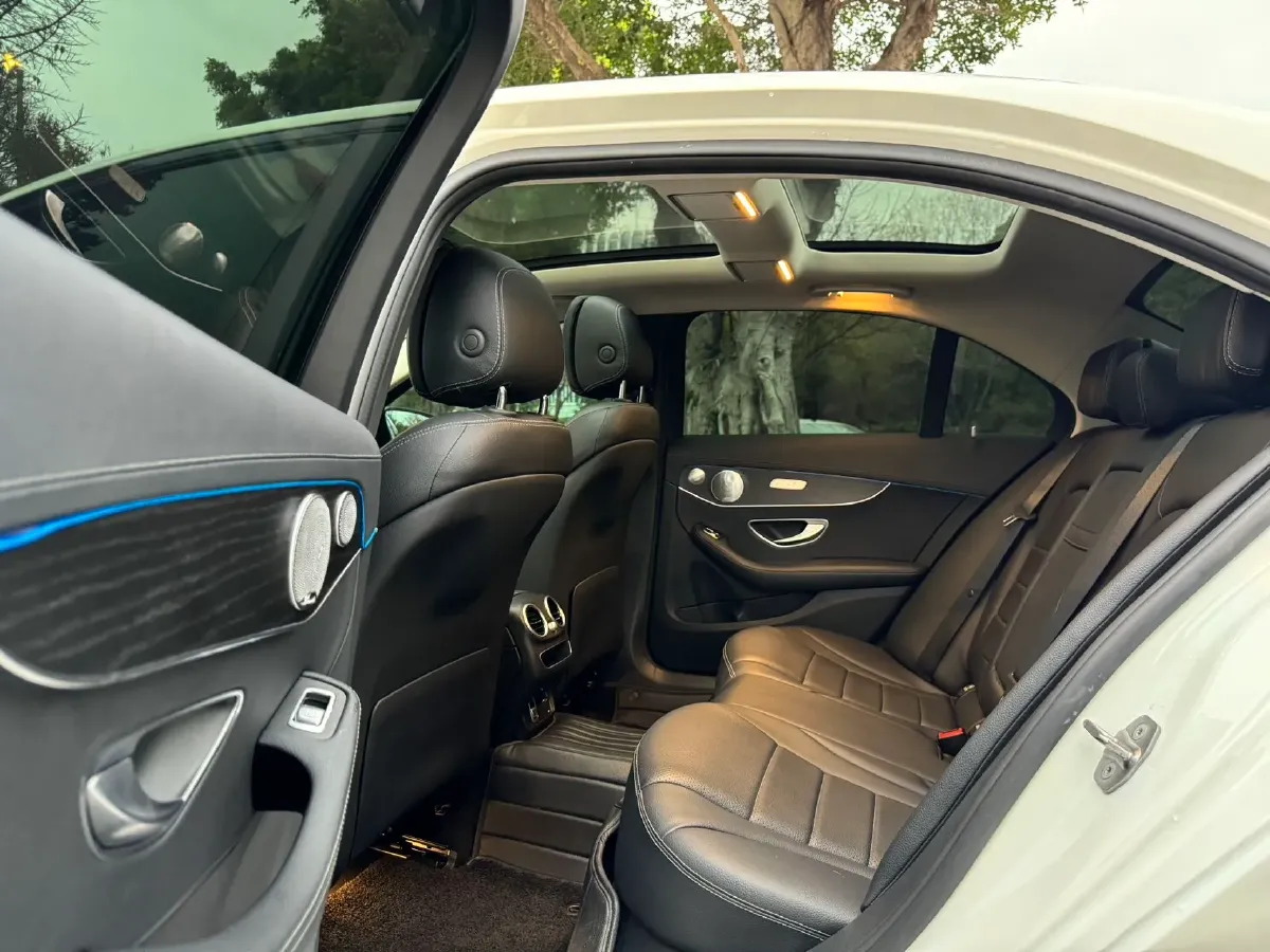 2021 Mercedes-Benz C Class 1.5T 184HP L4 9AT,autocango,china used car exporter,china ev exporter,chinese used car exporter,chinese used ev exporter