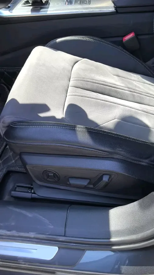 2021 Audi A6L 2.0T 190HP L4 7DCT,autocango,china used car exporter,china ev exporter,chinese used car exporter,chinese used ev exporter