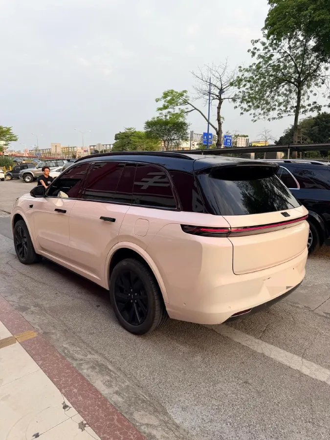 2023 Li L8 Range Extended 154HP REEV 40.9KWH,autocango,china used car exporter,china ev exporter,chinese used car exporter,chinese used ev exporter