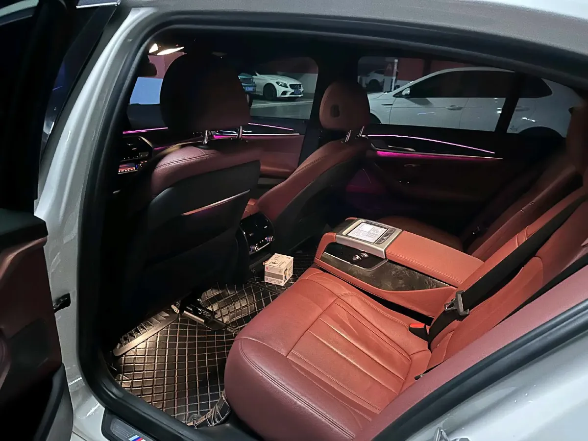 2020 BMW 5 Series 2.0T 252HP L4 8AT,autocango,china used car exporter,china ev exporter,chinese used car exporter,chinese used ev exporter