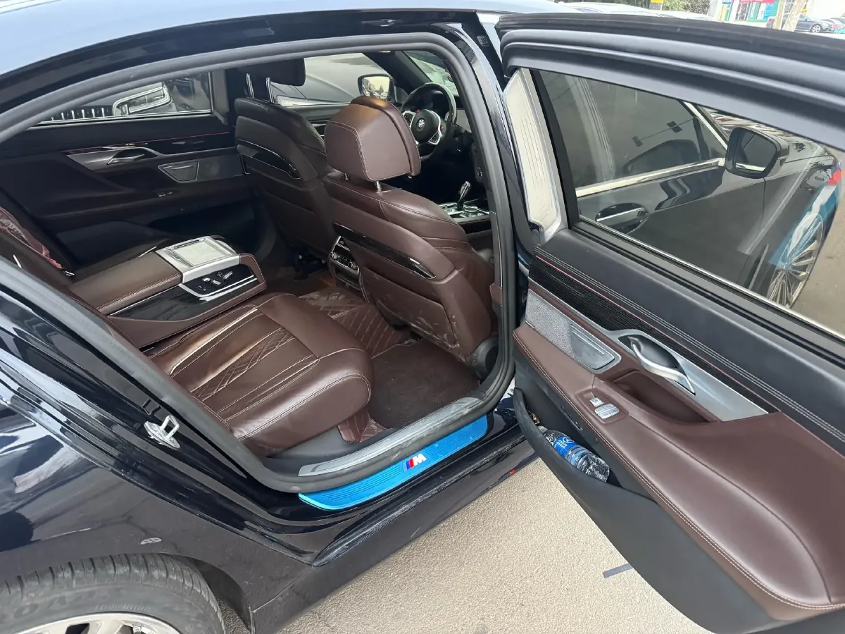 2019 BMW 7 Series 2.0T 265HP L4 8AT,autocango,china used car exporter,china ev exporter,chinese used car exporter,chinese used ev exporter