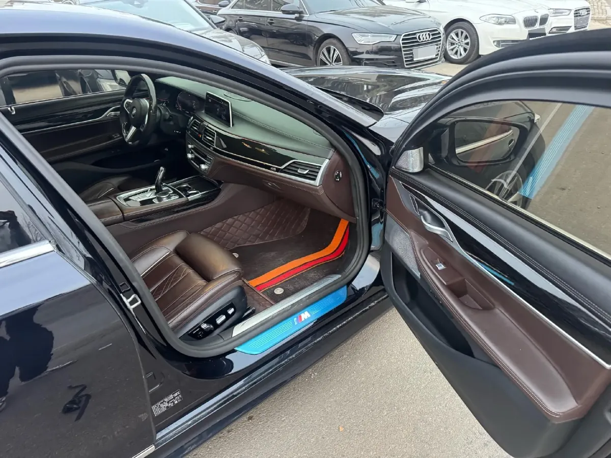 2019 BMW 7 Series 2.0T 265HP L4 8AT,autocango,china used car exporter,china ev exporter,chinese used car exporter,chinese used ev exporter