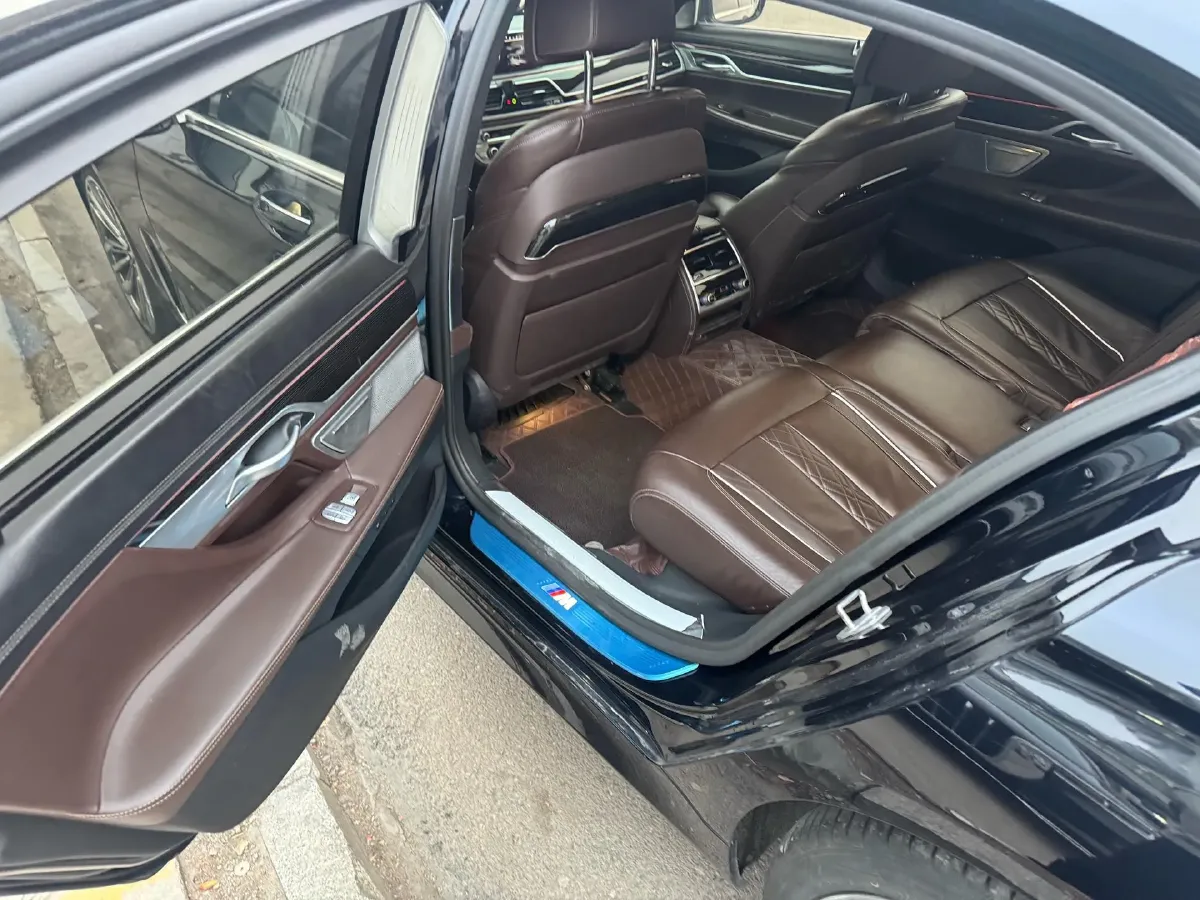 2019 BMW 7 Series 2.0T 265HP L4 8AT,autocango,china used car exporter,china ev exporter,chinese used car exporter,chinese used ev exporter