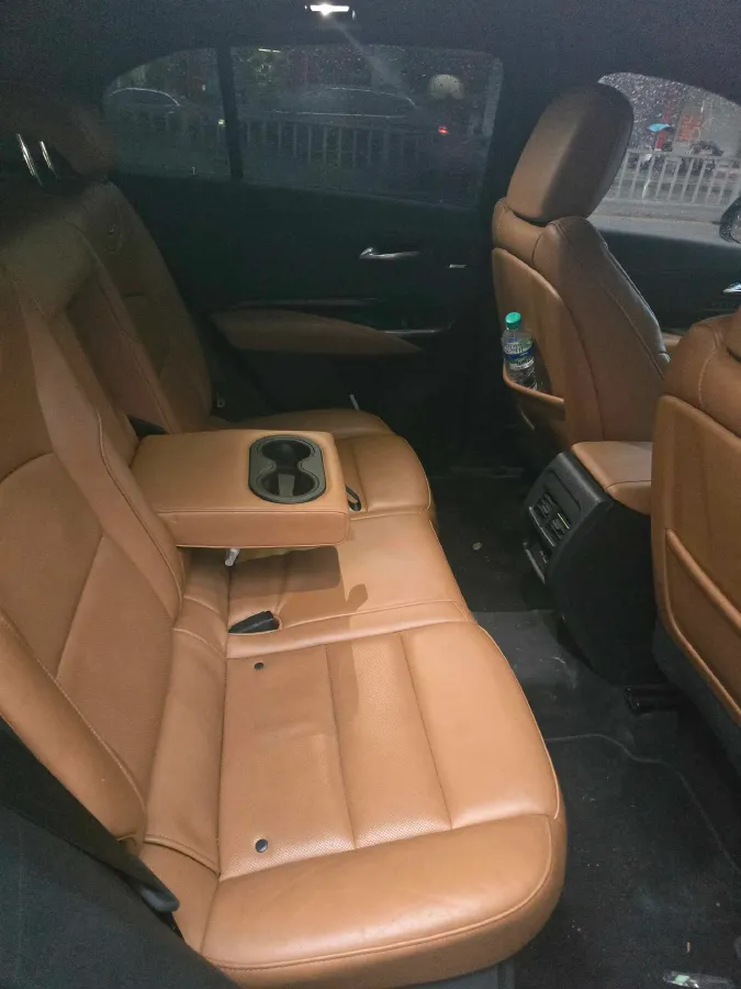 2022 Cadillac XT4 2.0T 237HP L4 9AT,autocango,china used car exporter,china ev exporter,chinese used car exporter,chinese used ev exporter