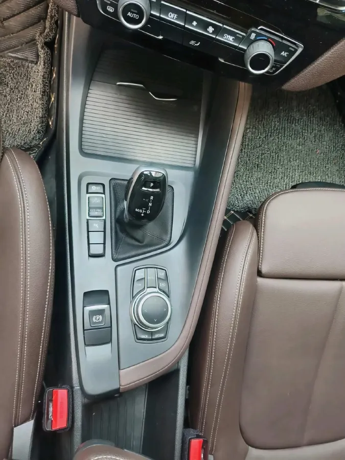 2022 BMW X1 2.0T 192HP L4 7DCT,autocango,china used car exporter,china ev exporter,chinese used car exporter,chinese used ev exporter