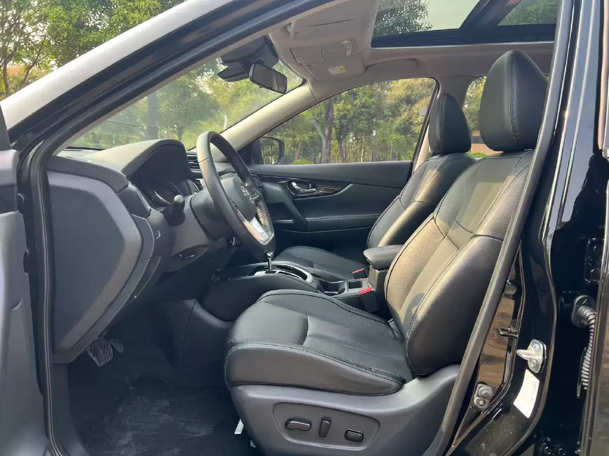 2021 Nissan X-Trail 2.0L 151HP L4 CVT,autocango,china used car exporter,china ev exporter,chinese used car exporter,chinese used ev exporter