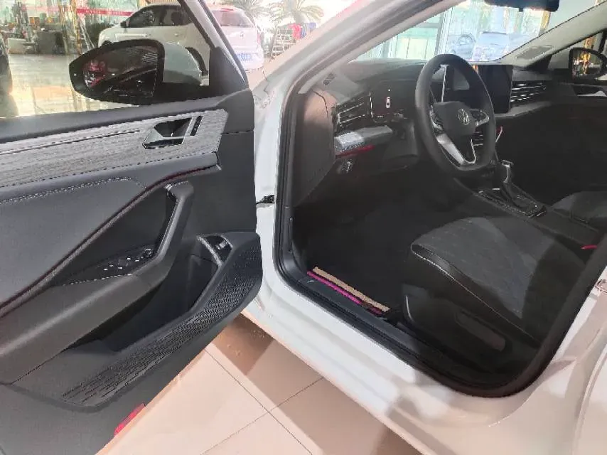 2025 Volkswagen Sagitar 1.5T 160HP L4 7DCT,autocango,china used car exporter,china ev exporter,chinese used car exporter,chinese used ev exporter