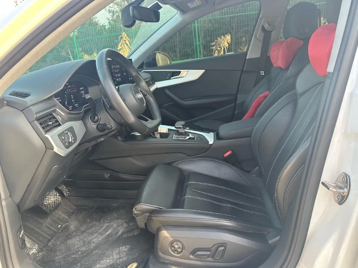 2022 Audi A4L 2.0T 190HP L4 7DCT,autocango,china used car exporter,china ev exporter,chinese used car exporter,chinese used ev exporter
