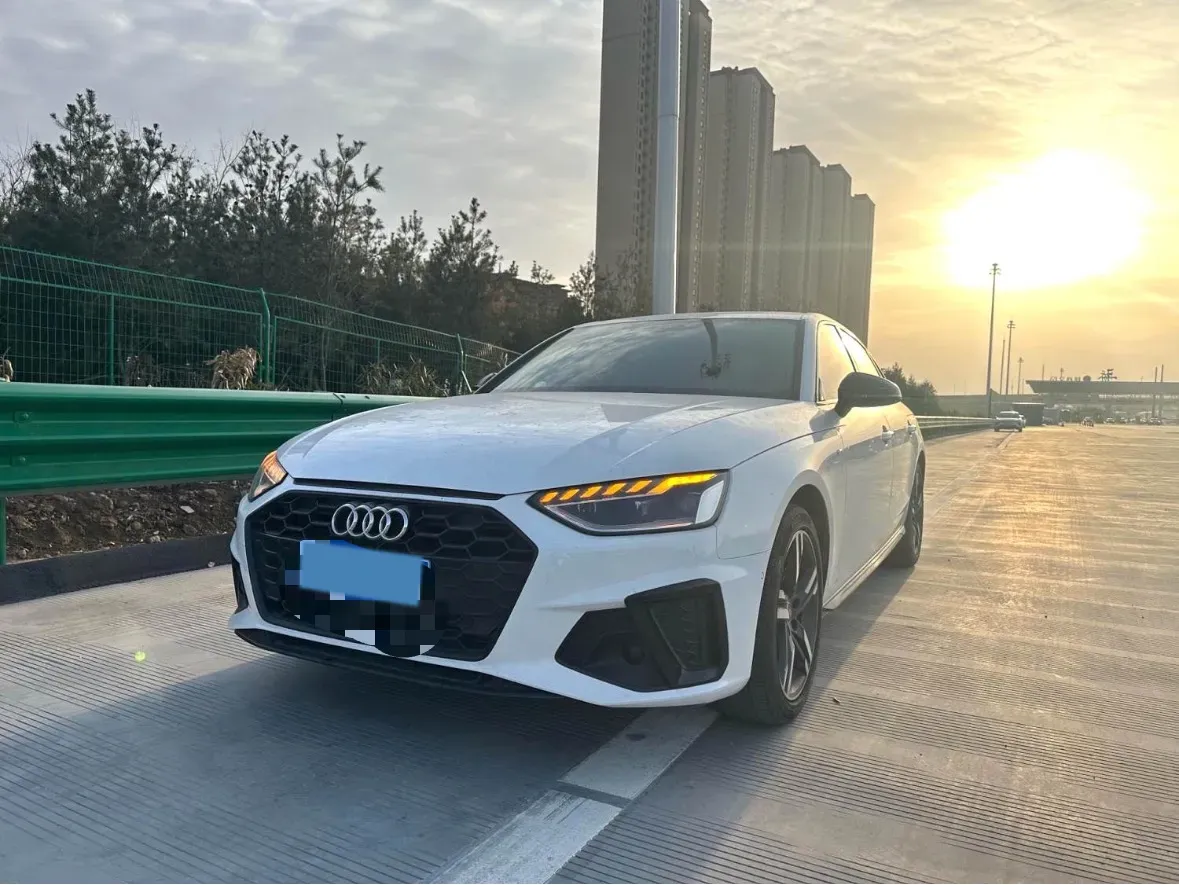 2022 Audi A4L 2.0T 190HP L4 7DCT,autocango,china used car exporter,china ev exporter,chinese used car exporter,chinese used ev exporter