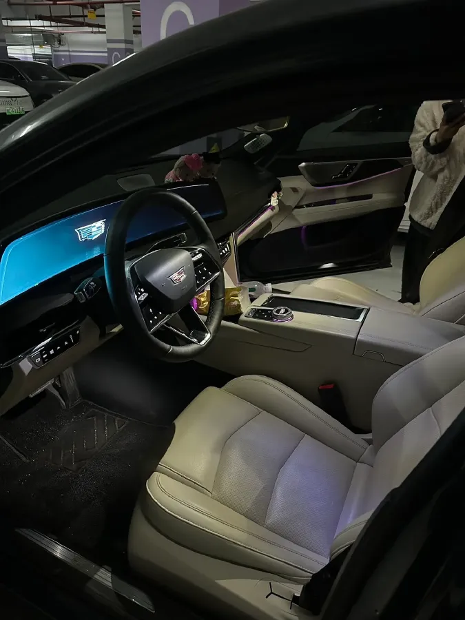 2023 Cadillac CT6 2.0T 237HP L4 10AT,autocango,china used car exporter,china ev exporter,chinese used car exporter,chinese used ev exporter