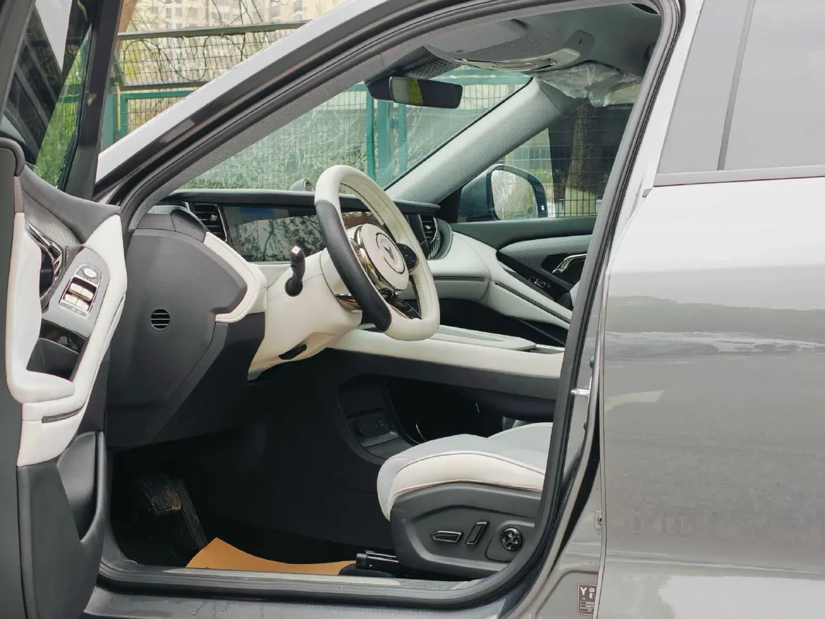 2025 Voyah FREE 1.5T 150HP L4 REEV 43KWH,autocango,china used car exporter,china ev exporter,chinese used car exporter,chinese used ev exporter