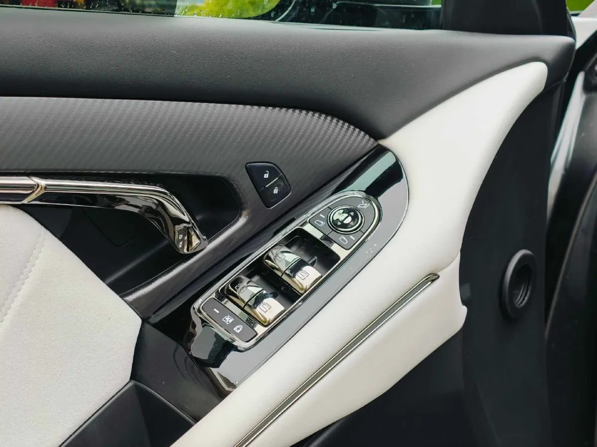 2025 Voyah FREE 1.5T 150HP L4 REEV 43KWH,autocango,china used car exporter,china ev exporter,chinese used car exporter,chinese used ev exporter