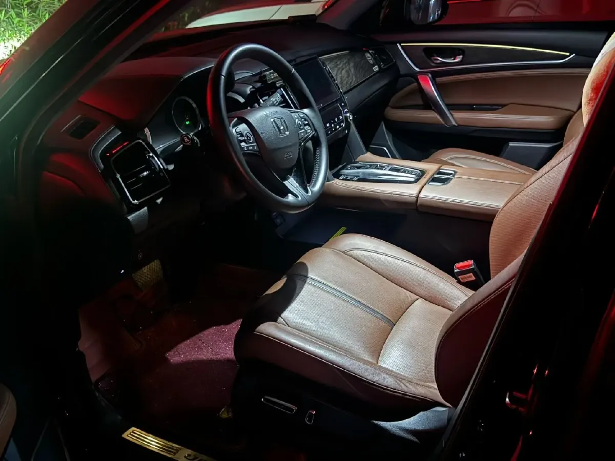 2020 Honda UR-V 2.0T 272HP L4 9AT,autocango,china used car exporter,china ev exporter,chinese used car exporter,chinese used ev exporter