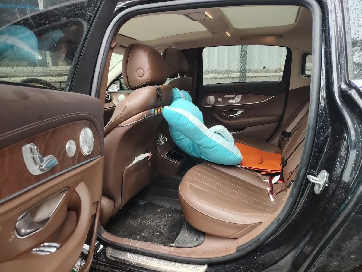 2023 Mercedes-Benz E Class 2.0T 258HP L4 9AT,autocango,china used car exporter,china ev exporter,chinese used car exporter,chinese used ev exporter