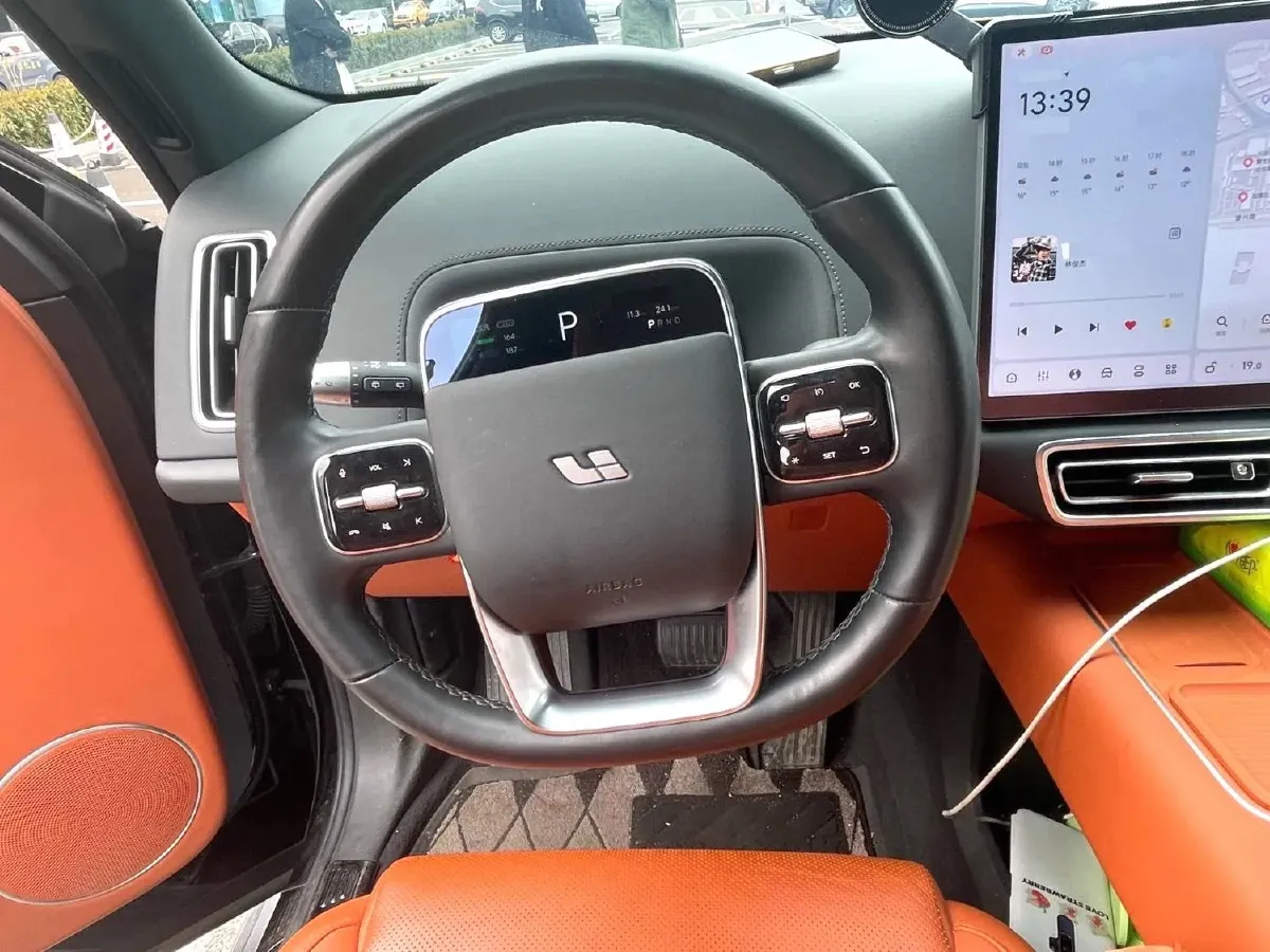2023 Li L8 Range Extended 154HP REEV 40.9KWH,autocango,china used car exporter,china ev exporter,chinese used car exporter,chinese used ev exporter