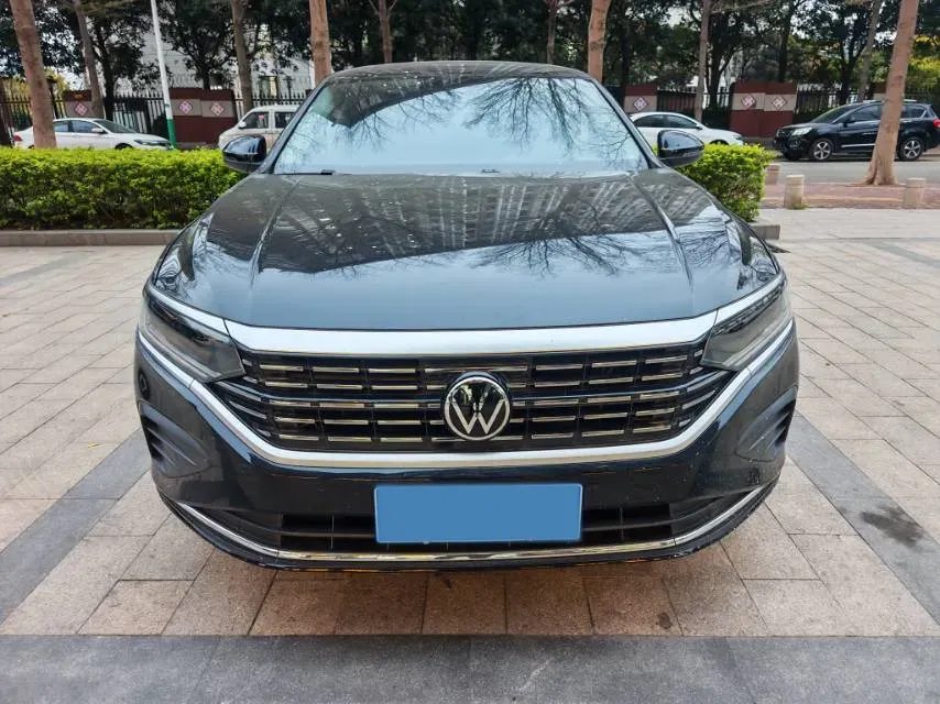 2024 Volkswagen Passat 2.0T 220HP L4 7DCT,autocango,china used car exporter,china ev exporter,chinese used car exporter,chinese used ev exporter