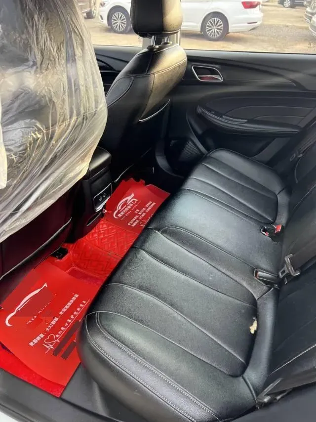 2020 Roewe i5 1.5L 120HP L4 CVT,autocango,china used car exporter,china ev exporter,chinese used car exporter,chinese used ev exporter