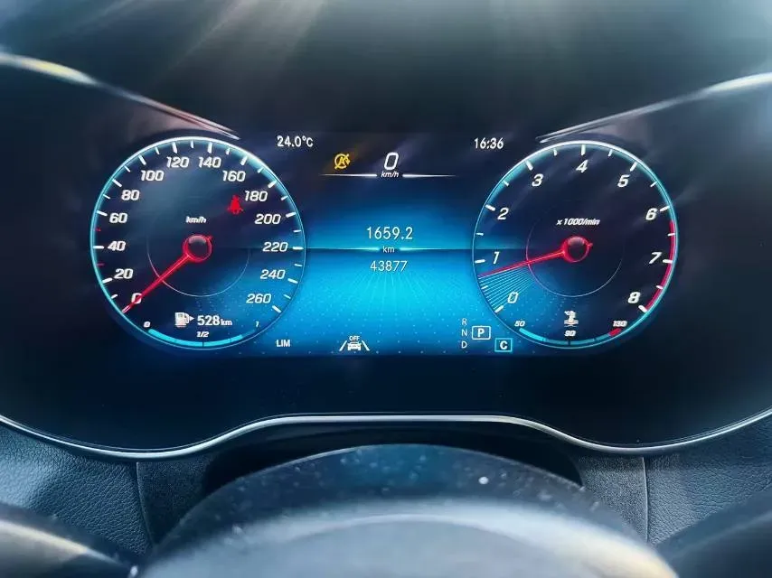 2020 Mercedes-Benz GLC Coupe 2.0T 258HP L4 9AT,autocango,china used car exporter,china ev exporter,chinese used car exporter,chinese used ev exporter