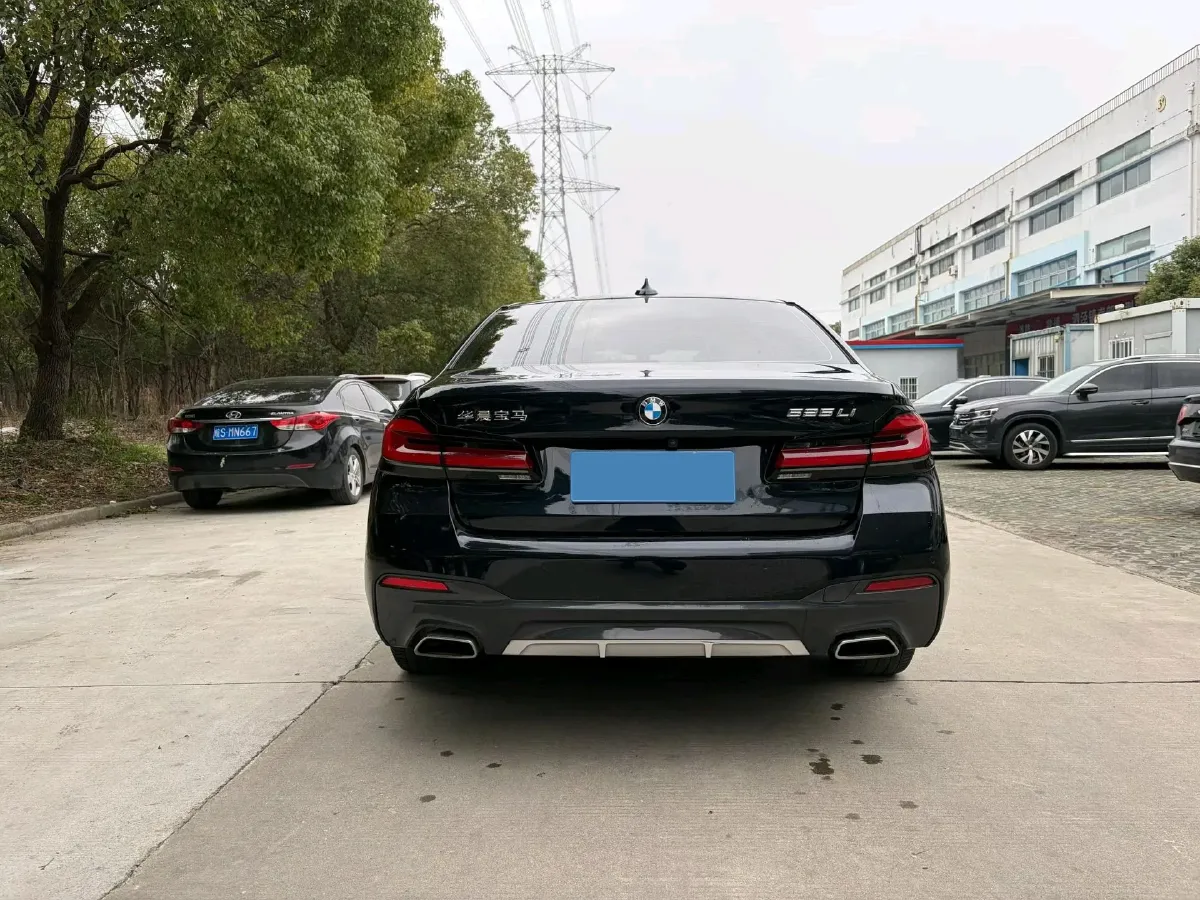 2022 BMW 5 Series 2.0T 184HP L4 8AT,autocango,china used car exporter,china ev exporter,chinese used car exporter,chinese used ev exporter
