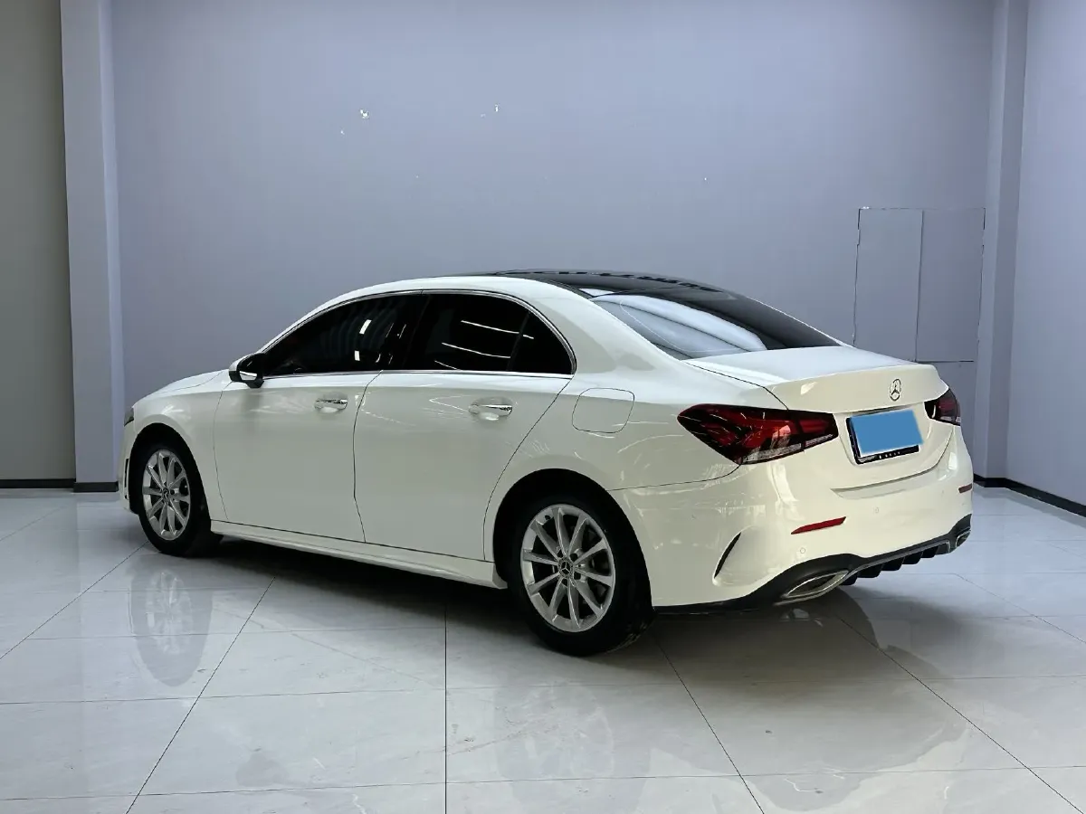 2020 Mercedes-Benz A Class 1.3T 163HP L4 7DCT,autocango,china used car exporter,china ev exporter,chinese used car exporter,chinese used ev exporter