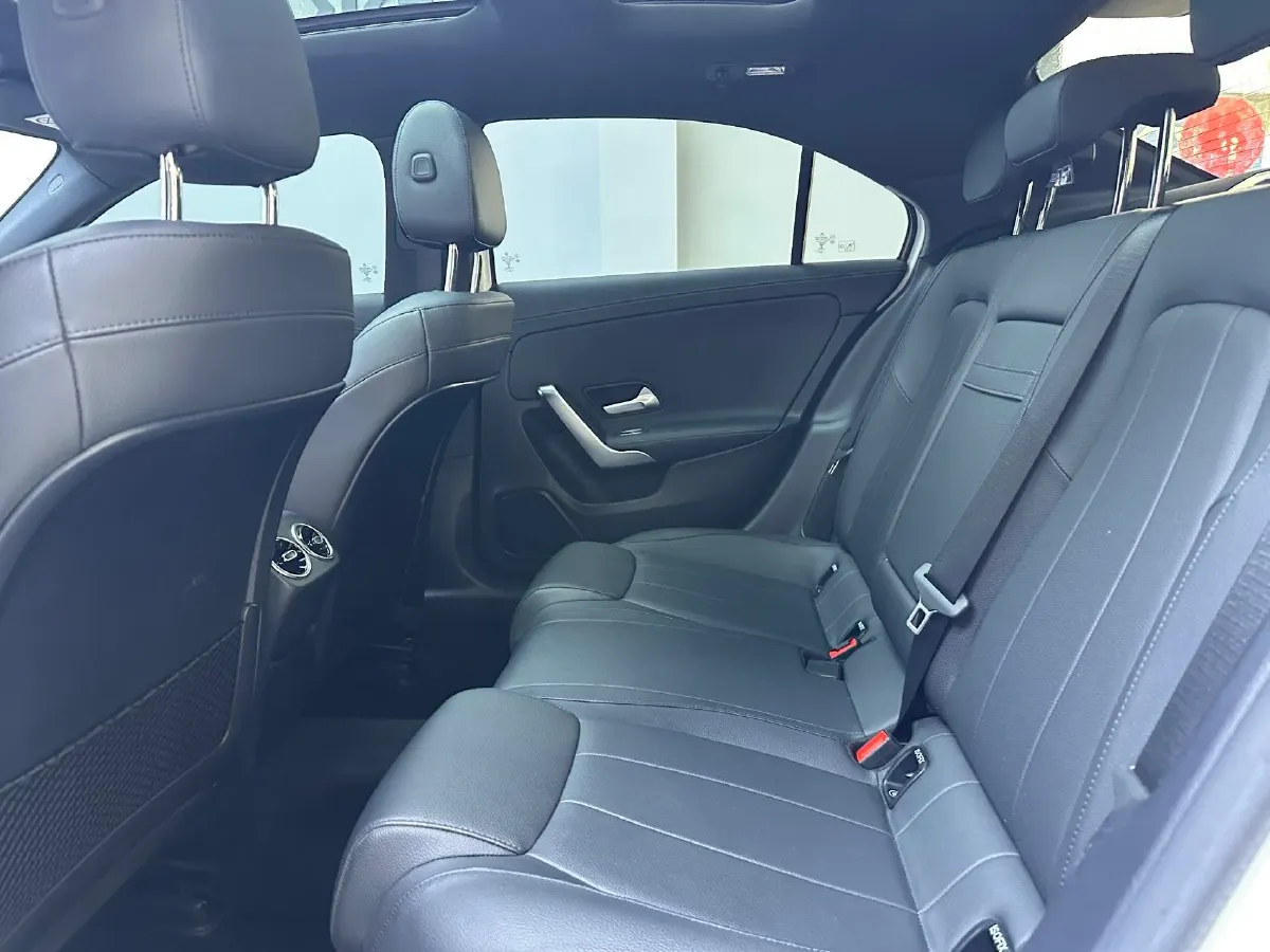 2020 Mercedes-Benz A Class 1.3T 163HP L4 7DCT,autocango,china used car exporter,china ev exporter,chinese used car exporter,chinese used ev exporter