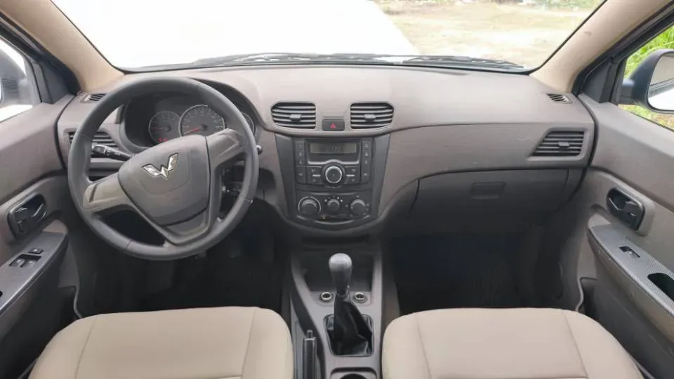 2015 WuLing HongGuang 1.5L 112HP L4 5MT,autocango,china used car exporter,china ev exporter,chinese used car exporter,chinese used ev exporter