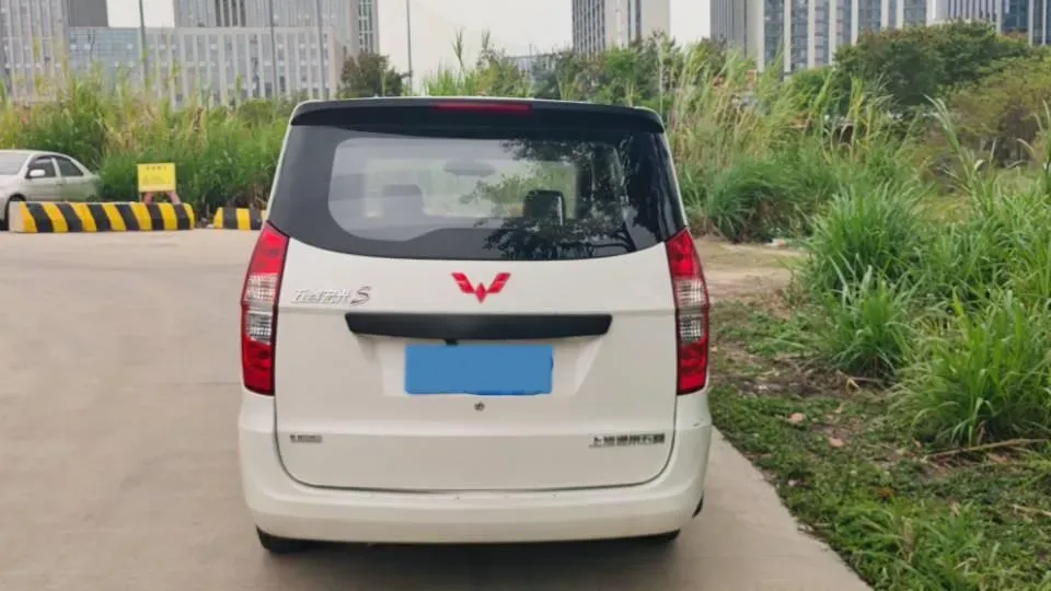 2015 WuLing HongGuang 1.5L 112HP L4 5MT,autocango,china used car exporter,china ev exporter,chinese used car exporter,chinese used ev exporter