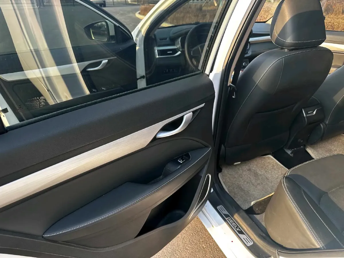 2019 Geely Emgrand 1.5L 109HP L4 5MT,autocango,china used car exporter,china ev exporter,chinese used car exporter,chinese used ev exporter