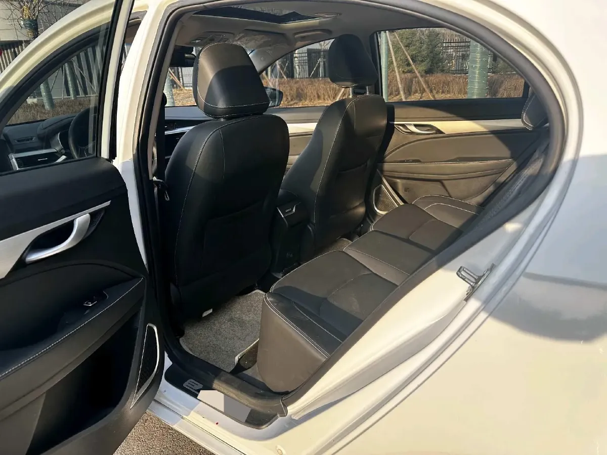 2019 Geely Emgrand 1.5L 109HP L4 5MT,autocango,china used car exporter,china ev exporter,chinese used car exporter,chinese used ev exporter