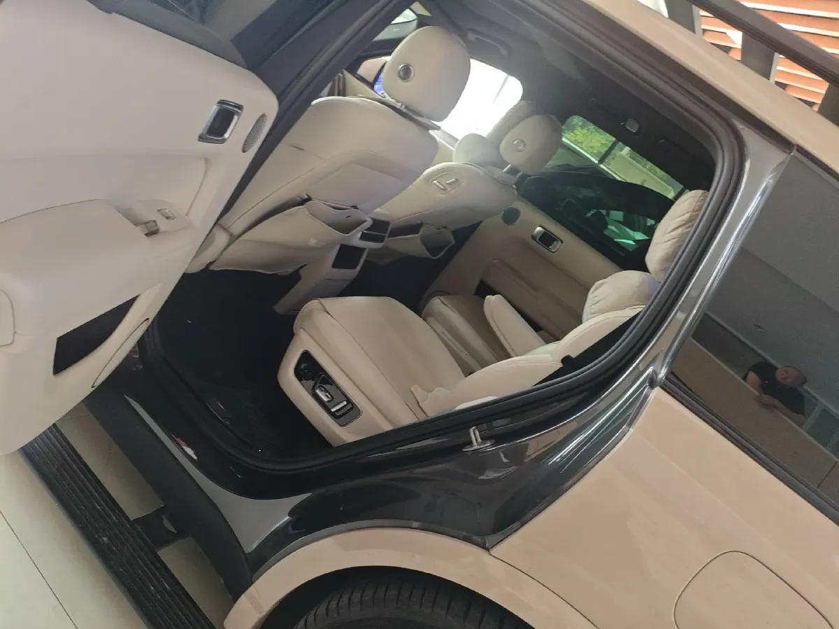 2023 Li L8 Range Extended 154HP REEV 40.9KWH,autocango,china used car exporter,china ev exporter,chinese used car exporter,chinese used ev exporter