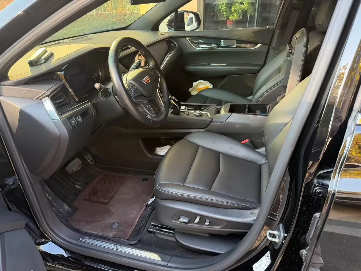 2022 Cadillac XT5 2.0T 237HP L4 9AT,autocango,china used car exporter,china ev exporter,chinese used car exporter,chinese used ev exporter