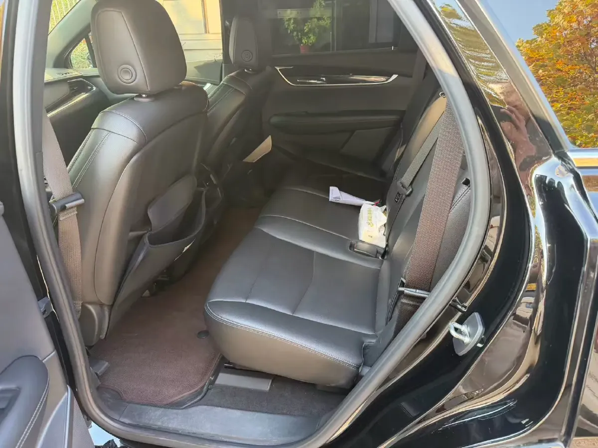 2022 Cadillac XT5 2.0T 237HP L4 9AT,autocango,china used car exporter,china ev exporter,chinese used car exporter,chinese used ev exporter