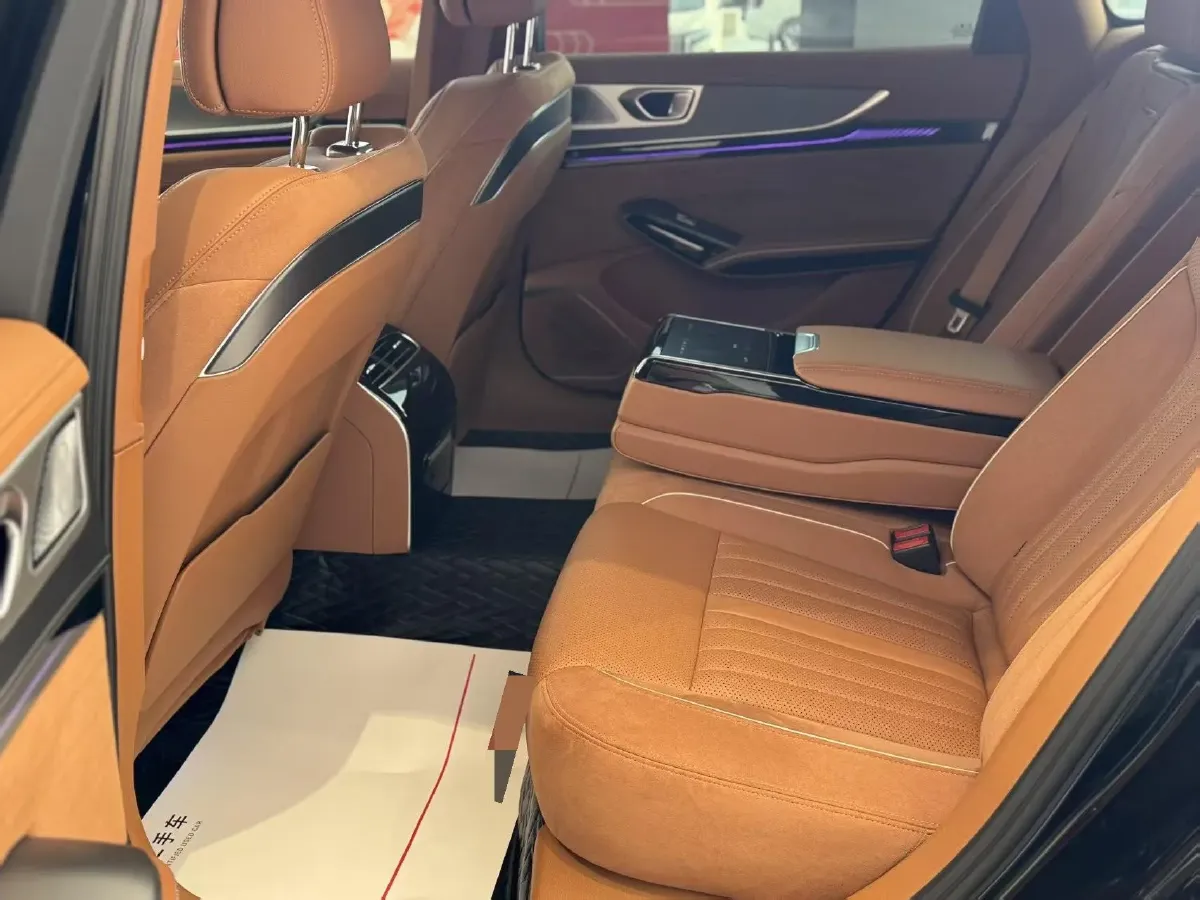 2024 HongQi H9 2.0T 252HP L4 7DCT,autocango,china used car exporter,china ev exporter,chinese used car exporter,chinese used ev exporter