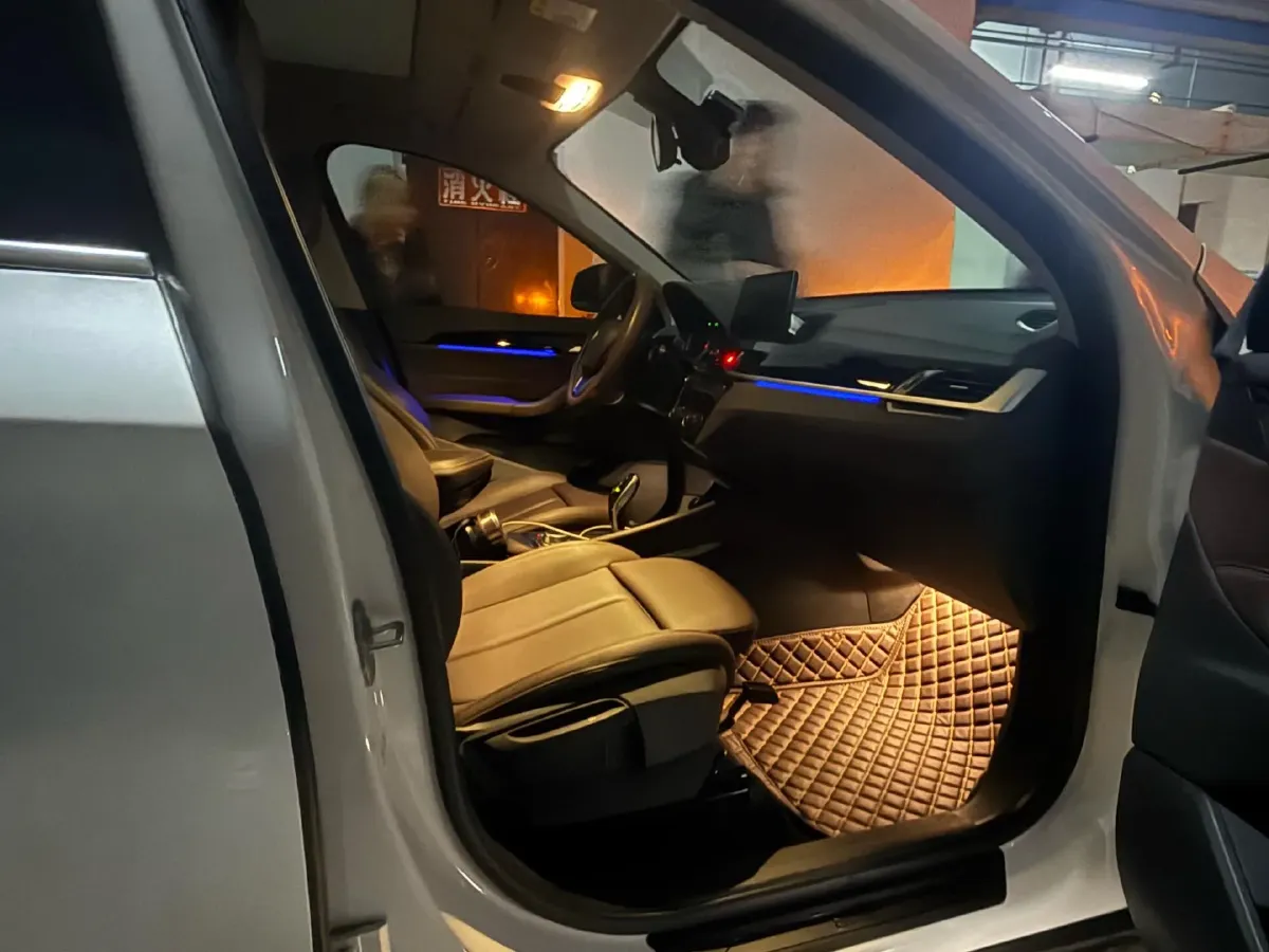 2021 BMW X1 1.5T 140HP L3 7DCT,autocango,china used car exporter,china ev exporter,chinese used car exporter,chinese used ev exporter