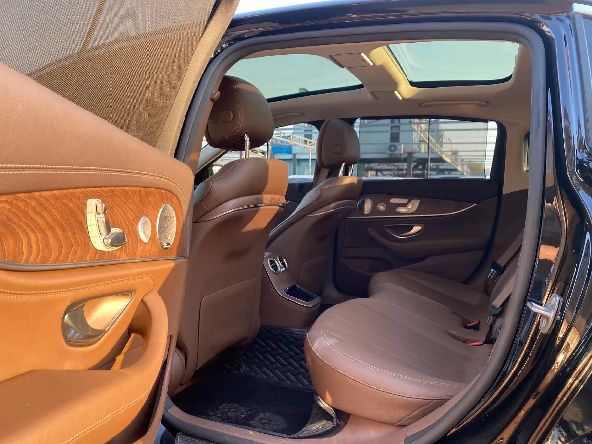 2021 Mercedes-Benz E Class 2.0T 258HP L4 9AT,autocango,china used car exporter,china ev exporter,chinese used car exporter,chinese used ev exporter