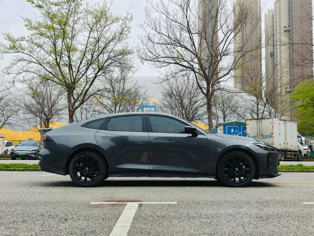 2025 ChangAn UNI-V 1.5T 192HP L4 7DCT,autocango,china used car exporter,china ev exporter,chinese used car exporter,chinese used ev exporter