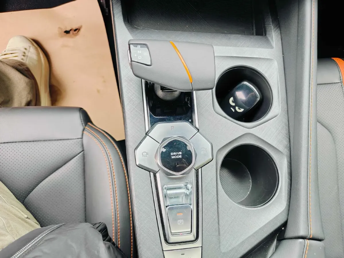 2025 ChangAn UNI-V 1.5T 192HP L4 7DCT,autocango,china used car exporter,china ev exporter,chinese used car exporter,chinese used ev exporter