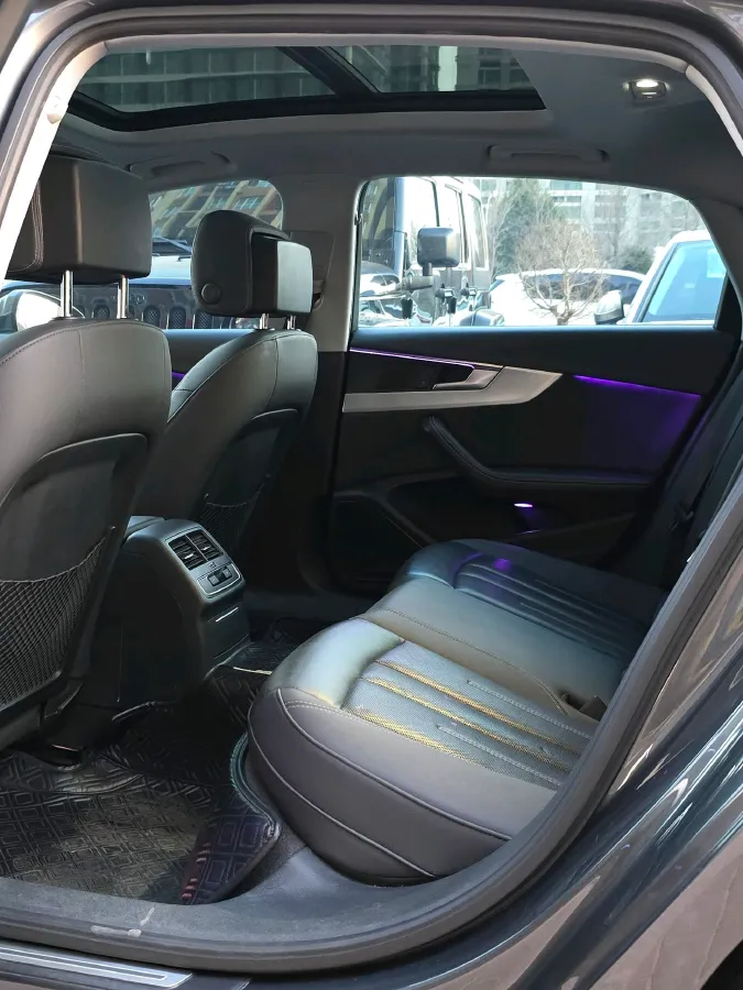 2020 Audi A4L 2.0T 190HP L4 7DCT,autocango,china used car exporter,china ev exporter,chinese used car exporter,chinese used ev exporter