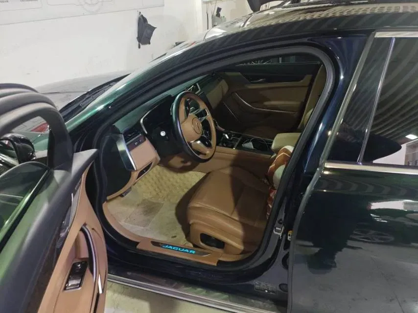 2022 Jaguar XFL 2.0T 250HP L4 8AT,autocango,china used car exporter,china ev exporter,chinese used car exporter,chinese used ev exporter