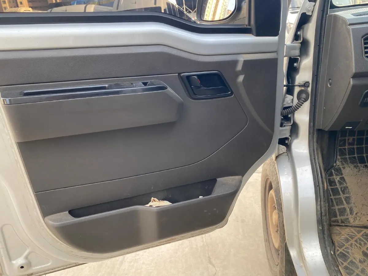 2023 WuLing RongGuang New Truck 1.5L 102HP L4 5MT,autocango,china used car exporter,china ev exporter,chinese used car exporter,chinese used ev exporter