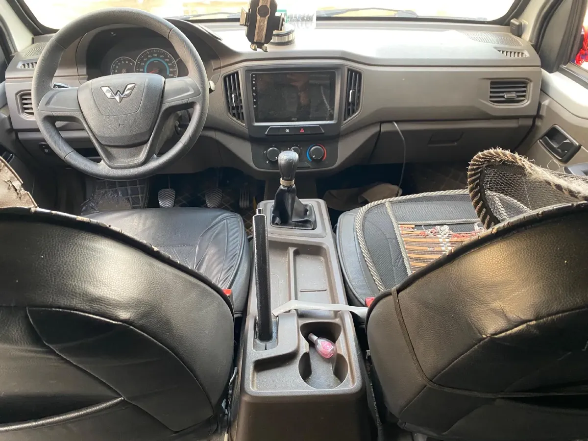 2023 WuLing RongGuang New Truck 1.5L 102HP L4 5MT,autocango,china used car exporter,china ev exporter,chinese used car exporter,chinese used ev exporter