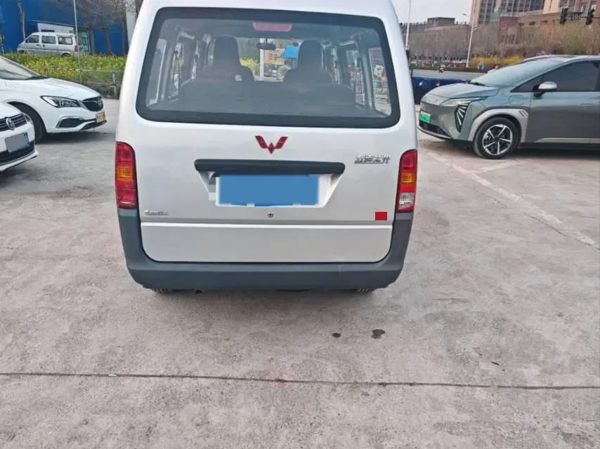 2023 WuLing ZhiGuang 1.5L 102HP L4 5MT,autocango,china used car exporter,china ev exporter,chinese used car exporter,chinese used ev exporter
