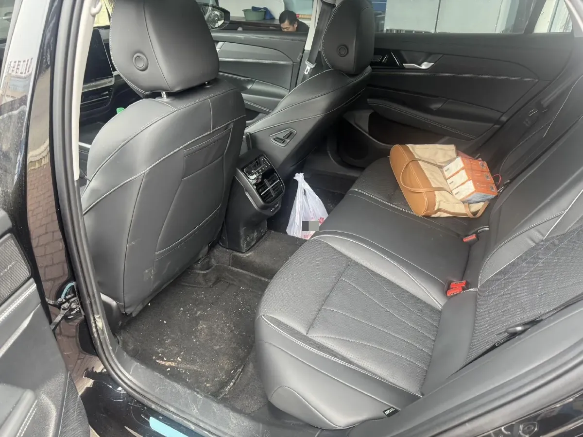 2025 Volkswagen Passat 2.0T 220HP L4 7DCT,autocango,china used car exporter,china ev exporter,chinese used car exporter,chinese used ev exporter