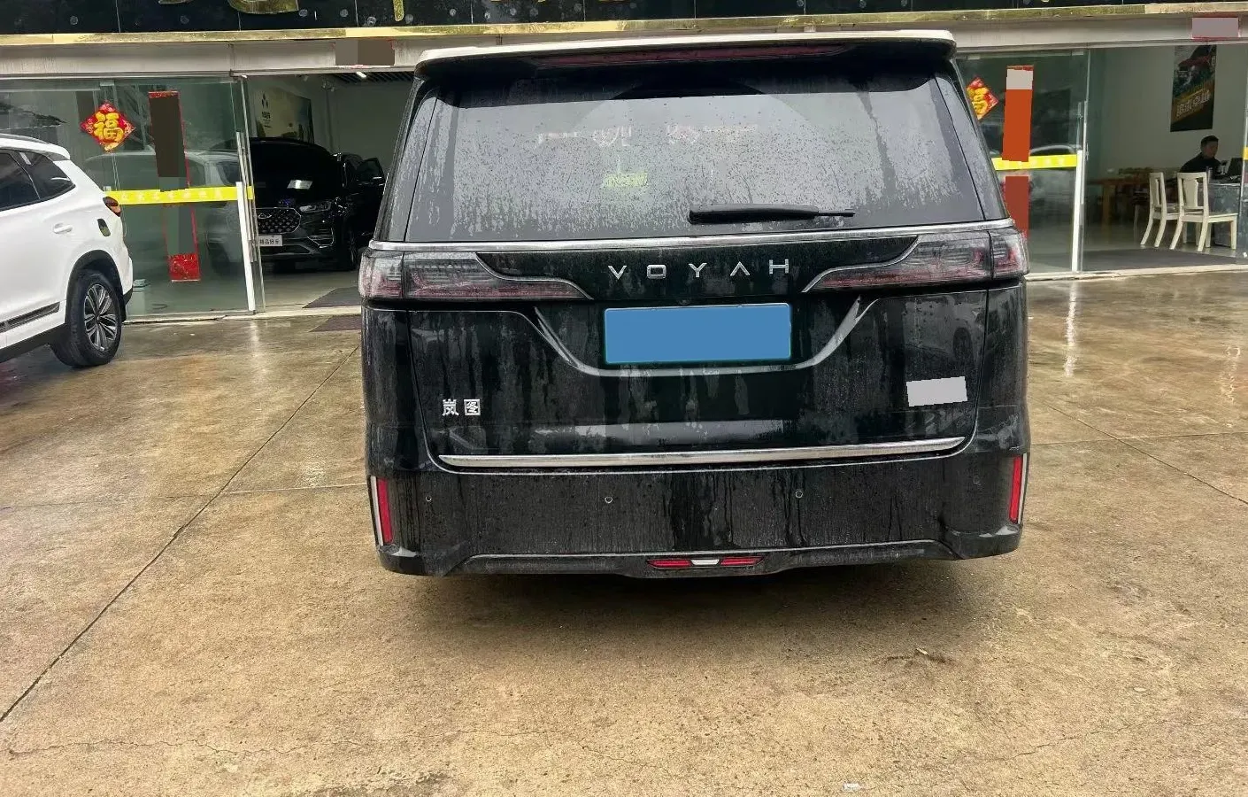 2024 Voyah Dream 1.5T 150HP L4 PHEV 43KWH,autocango,china used car exporter,china ev exporter,chinese used car exporter,chinese used ev exporter