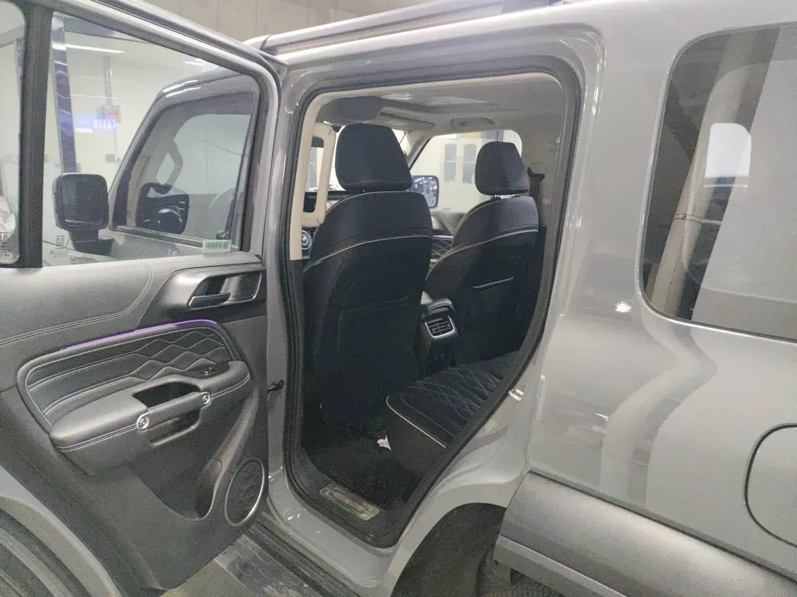 2023 Tank 300 2.0T 227HP L4 8AT,autocango,china used car exporter,china ev exporter,chinese used car exporter,chinese used ev exporter