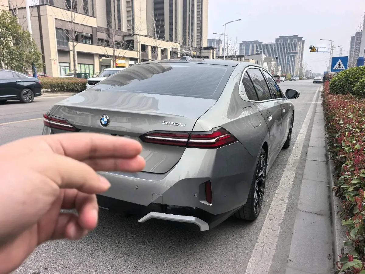 2024 BMW 5 Series 2.0T 258HP L4 8AT,autocango,china used car exporter,china ev exporter,chinese used car exporter,chinese used ev exporter