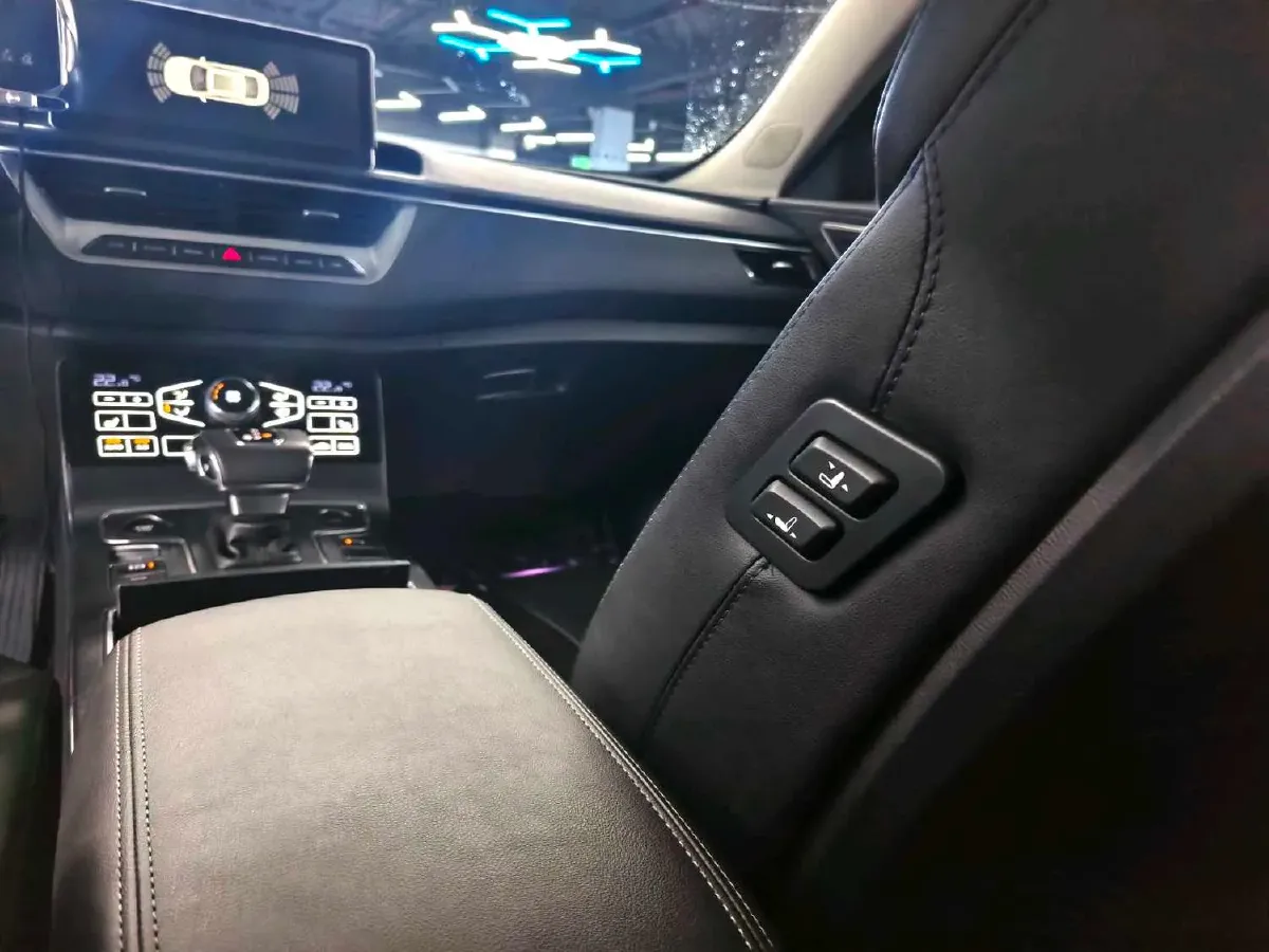 2020 HongQi H5 1.8T 197HP L4 6AT,autocango,china used car exporter,china ev exporter,chinese used car exporter,chinese used ev exporter