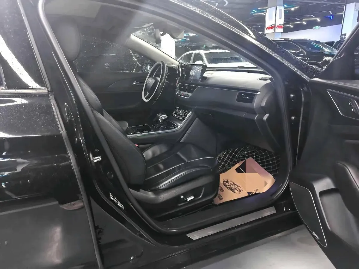 2020 HongQi H5 1.8T 197HP L4 6AT,autocango,china used car exporter,china ev exporter,chinese used car exporter,chinese used ev exporter