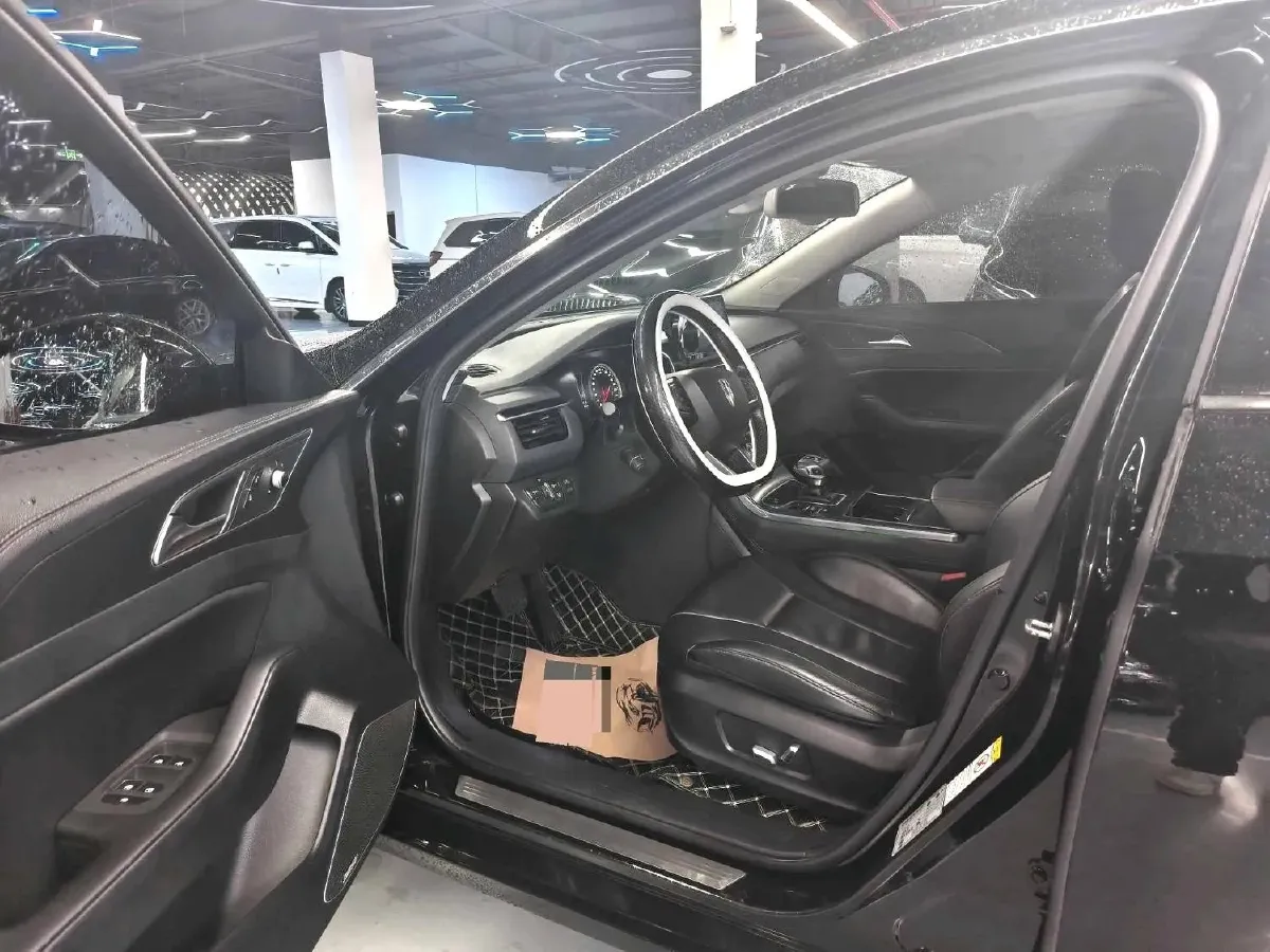 2020 HongQi H5 1.8T 197HP L4 6AT,autocango,china used car exporter,china ev exporter,chinese used car exporter,chinese used ev exporter